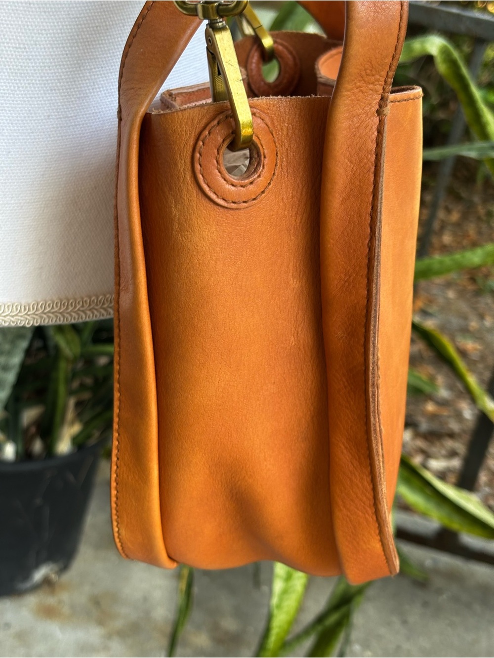 Madewell Sydney Smooth Luxe Leather Crossbody Bag Burnished Caramel - Picture 6 of 15